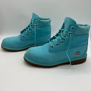 Aqua blue timberlands deals